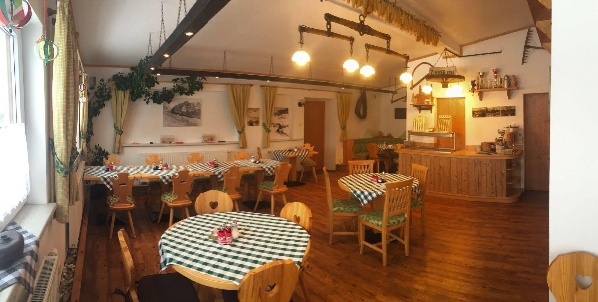 Gasthof Alpenstern & Lermoos